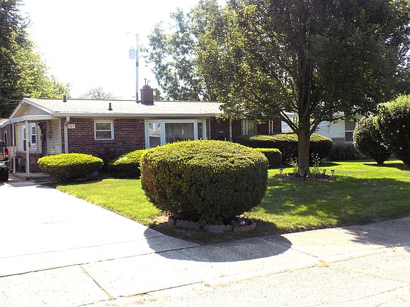 3rd image of 3107 Wallace Ave
