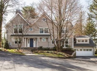 1 Colonial Ln, Larchmont, NY 10538