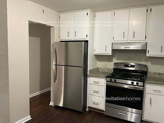 5th image of 2213 Florence Ave