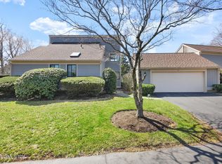 117 W Lyon Farm Dr #117, Greenwich, CT 06831