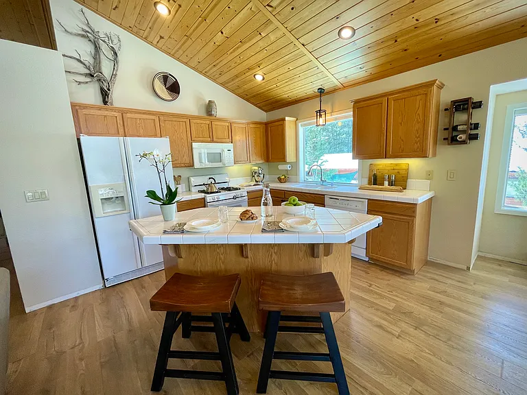 10295 E Alder Creek Rd — Photo 6