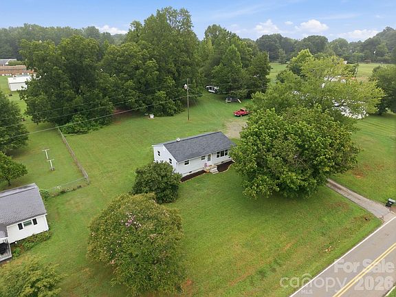 3rd image of 552 Old State Highway 277 Rd