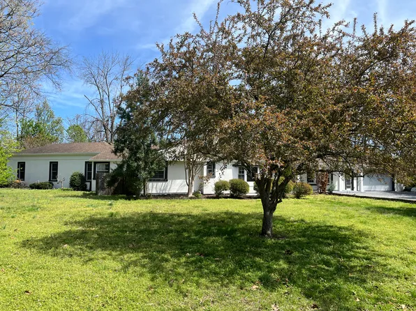 202 Harbor Dr, Hendersonville, TN 37075