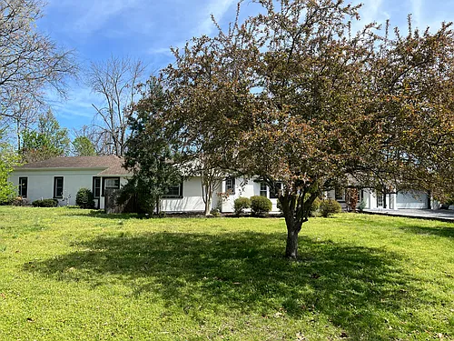 202 Harbor Dr Photo 1
