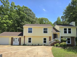 175 Beacon Dr, Fayetteville, GA 30215