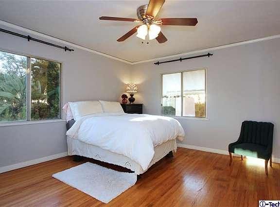 3rd image of 5260 Dahlia Dr