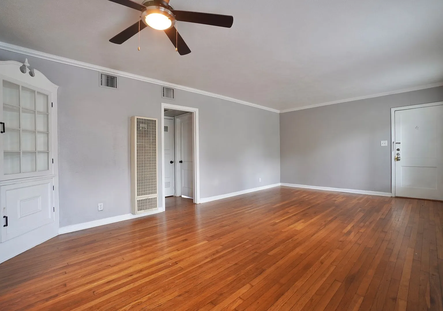 Charming 2 Bed / 1 Bath Apartment in the Heart of Austin, TX — Photo 4