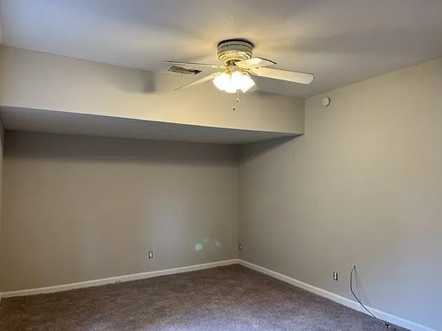 818 Greenhedge Dr — Photo 7