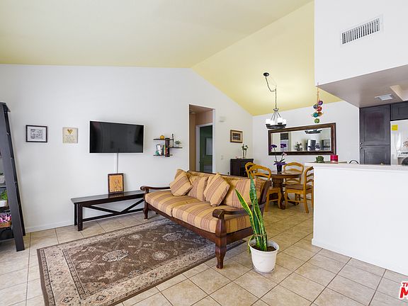 2nd image of 859 W 34th St Unit E