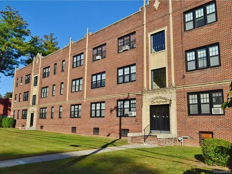 684 Farmington Ave #4-6 — Photo 1
