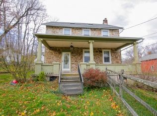 2952 Rockdale Rd, Slatington, PA 18080