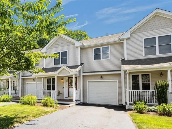 45 Silver Cup Cir, West Warwick, RI 02893