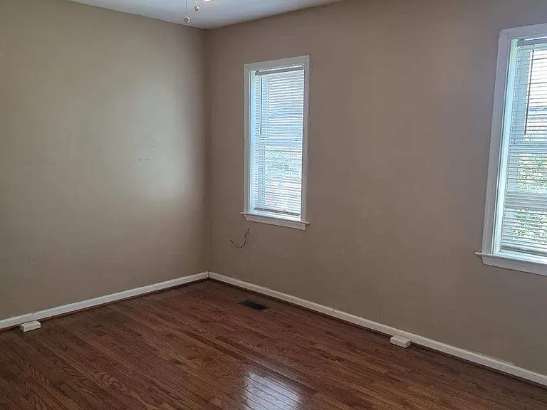 428 S Jackson St — Photo 21