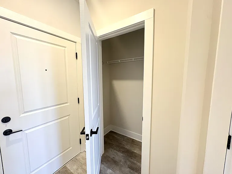 District at Riverside Apartments — Photo 85
