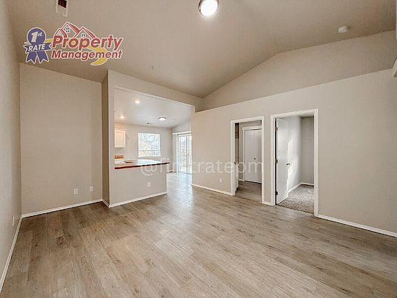4th image of 898 N Bluffwood Ln APT 24