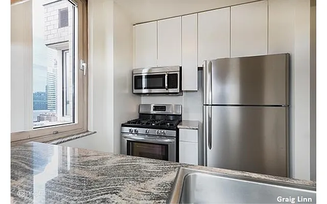 Rented by Douglas Elliman | media 18