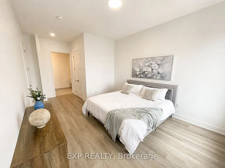 19 West St N #Penthouse 2 — Photo 13