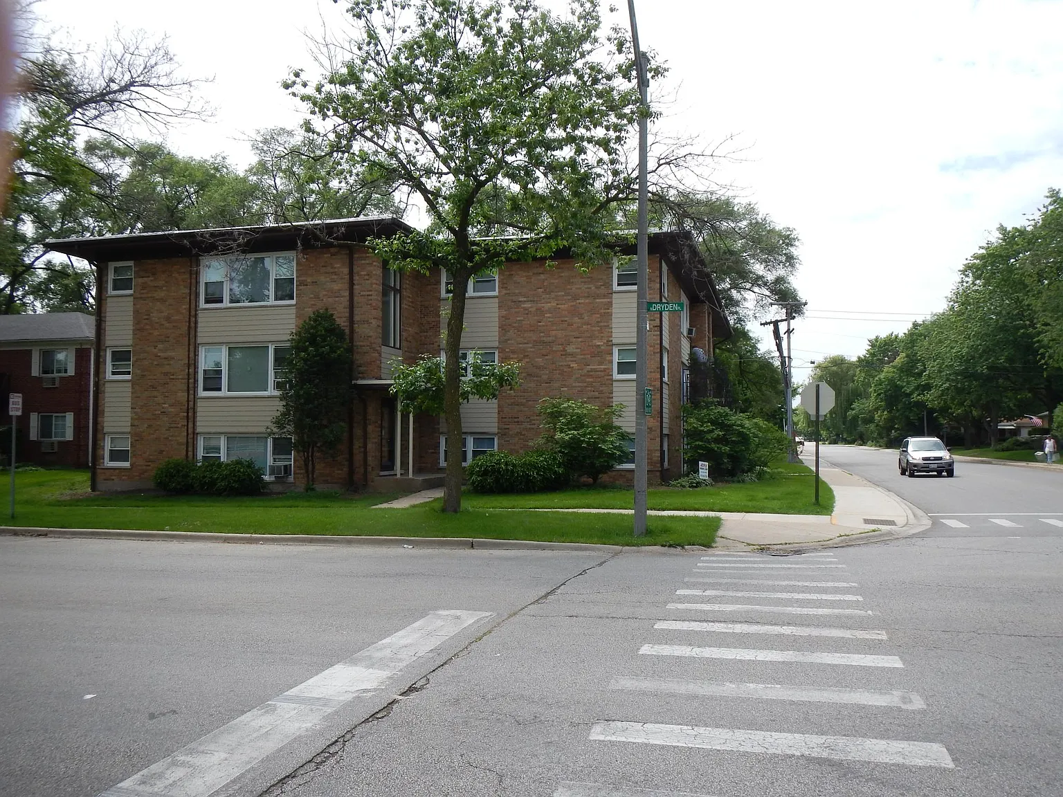 915 E Miner St — Photo 1