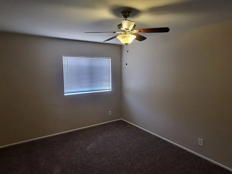 2057 Rosemary Ct — Photo 23