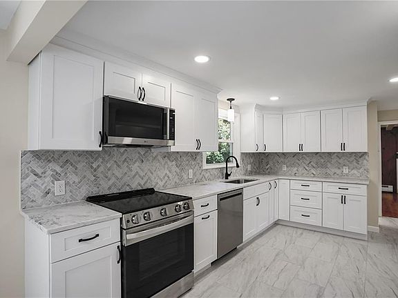 4th image of 23 Wildrose Ct