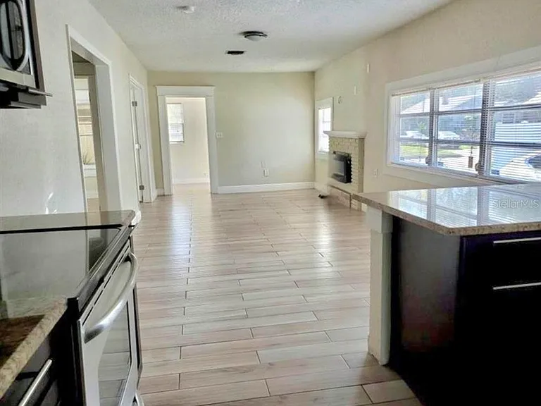 1313 Catherine St — Photo 14
