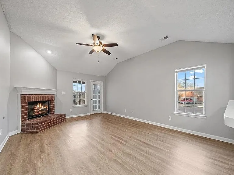 9438 Huron Dr — Photo 7