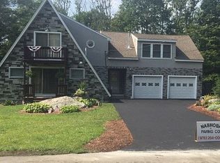 5 Ray Hill Dr, Chelmsford, MA 01824