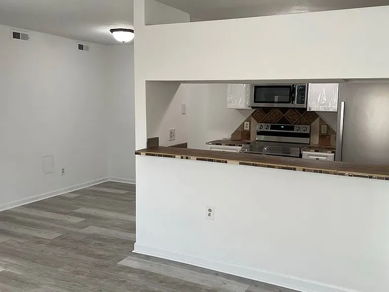 5716 Summit Arch — Photo 4