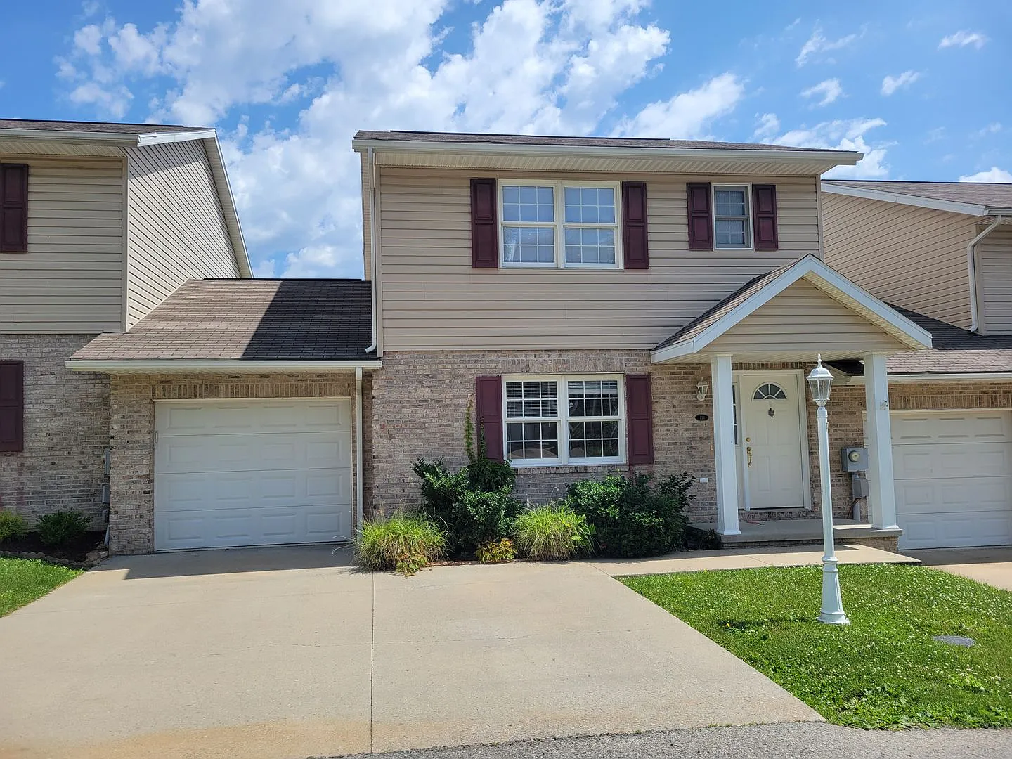 134 Donna Ave photo 1