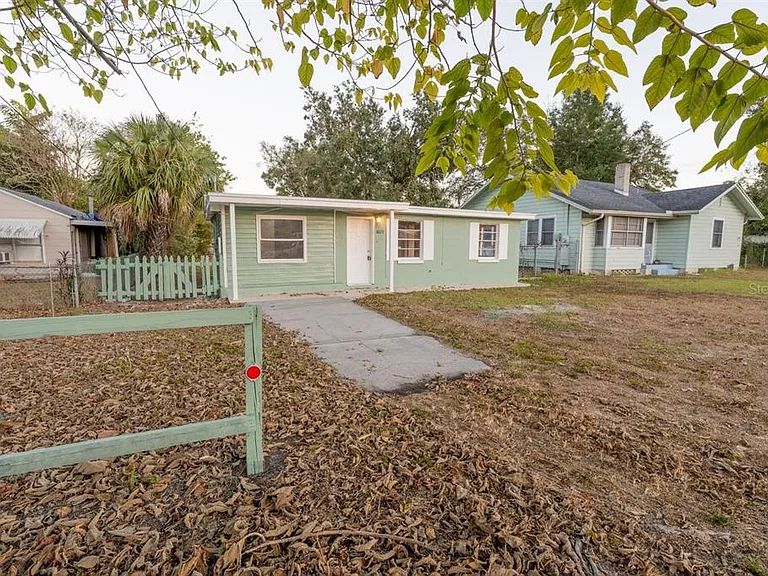 8623 N Willow Ave #B — Photo 1