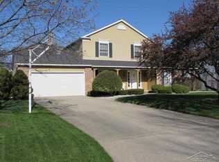 3235 Wintergreen Dr E, Saginaw, MI 48603