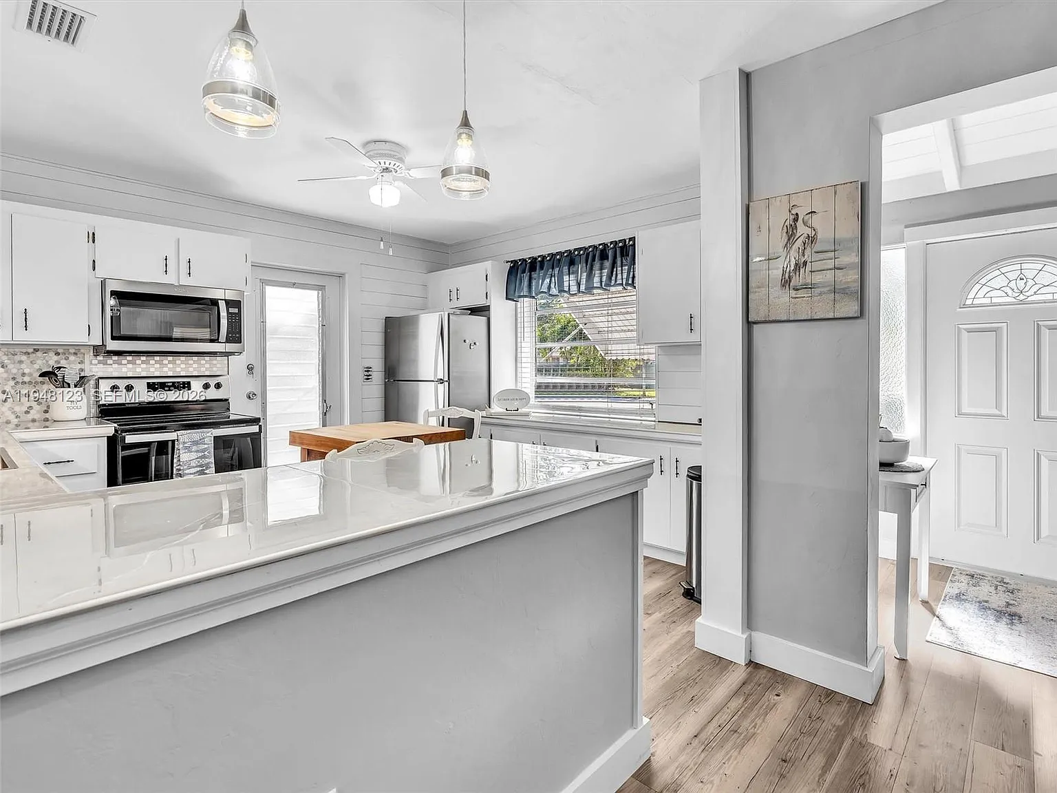4 bed, 2.0 bath, 1200 sqft, $3,250 — Photo 3