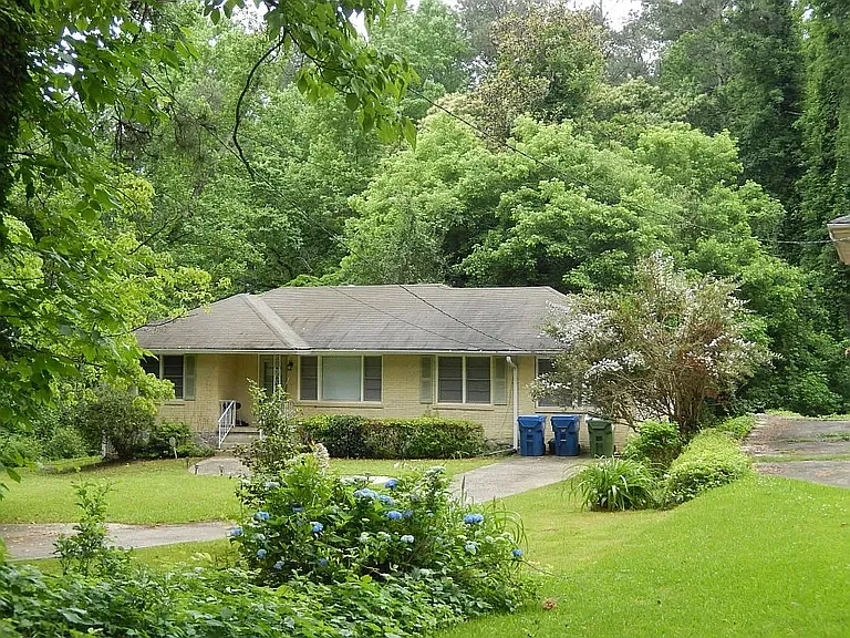 2436 Wilson Dr SW — Photo 1