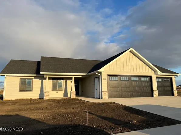 1830 Grant Dr, Watertown, SD 57201