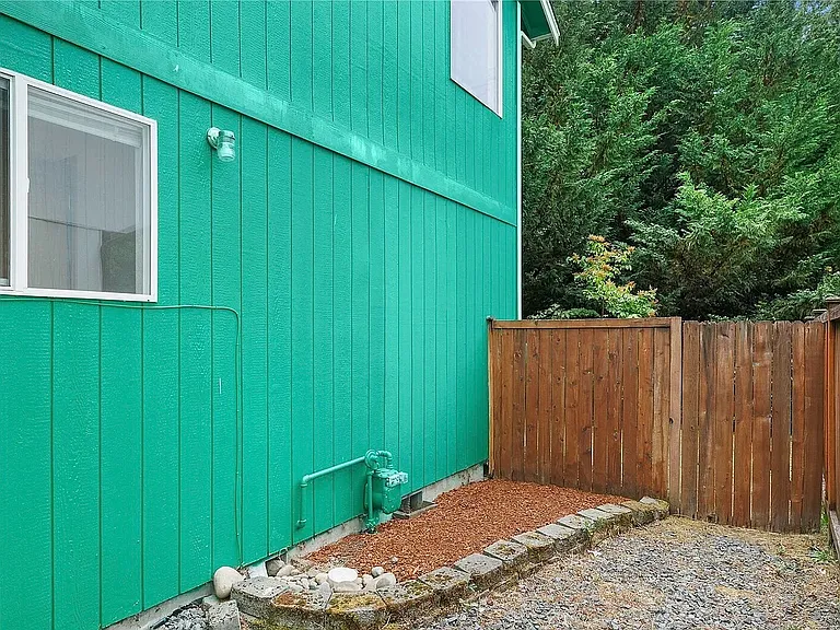 Right side yard