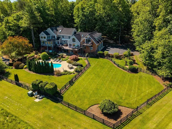 1141 Kingsway Rd, Afton, VA 22920