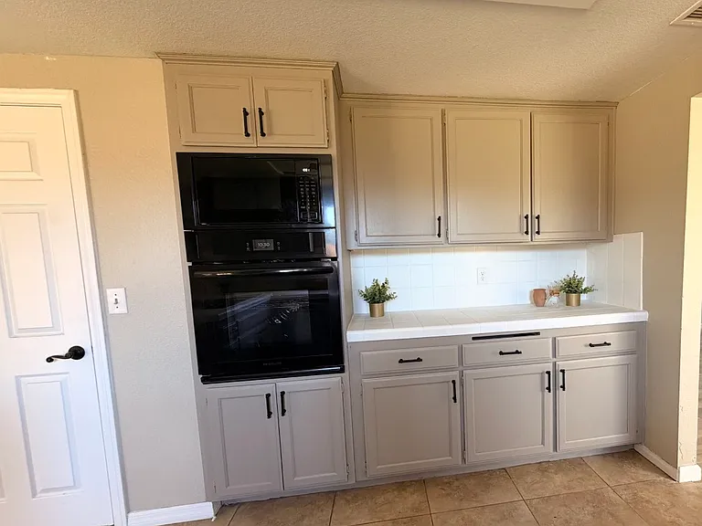 21910 Hansen Ave — Photo 10