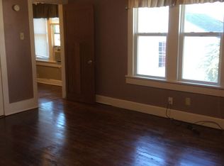 709 1/2 W 3rd St, Muscatine, IA 52761