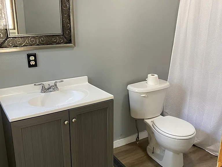 416 Blunt St — Photo 6