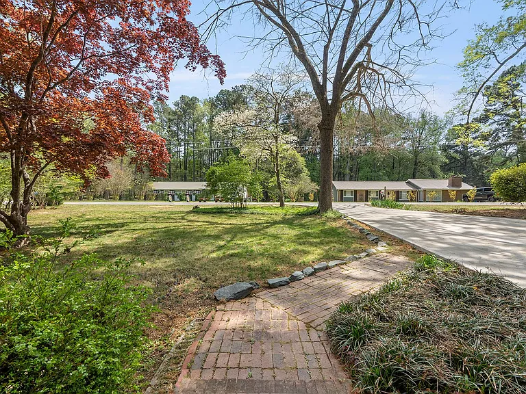 8907 Rollingwood Rd — Photo 21