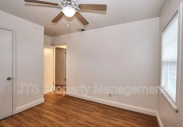 5302 Gordon Dr — Photo 17