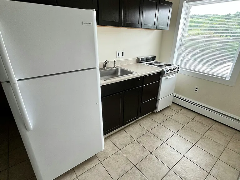 48 Main St #33 — Photo 5