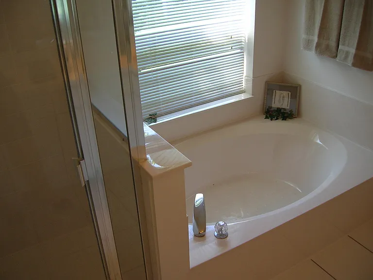1061 Ballyshannon Pkwy — Photo 11