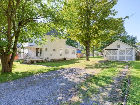 36 Park St, Gowanda, NY 14070