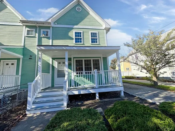 87 Laighton St, Lynn, MA 01902