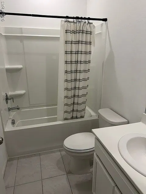 5 bed, 3.0 bath, 2446 sqft, $2,500 — Photo 4