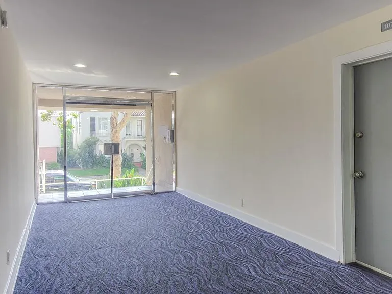 443 S Oakhurst Ave — Photo 8