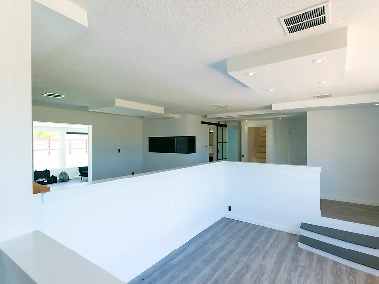 321 Cornell Dr — Photo 4