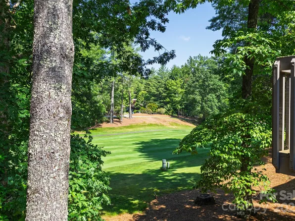 116 Fairway Villas Dr, Sapphire, NC 28774