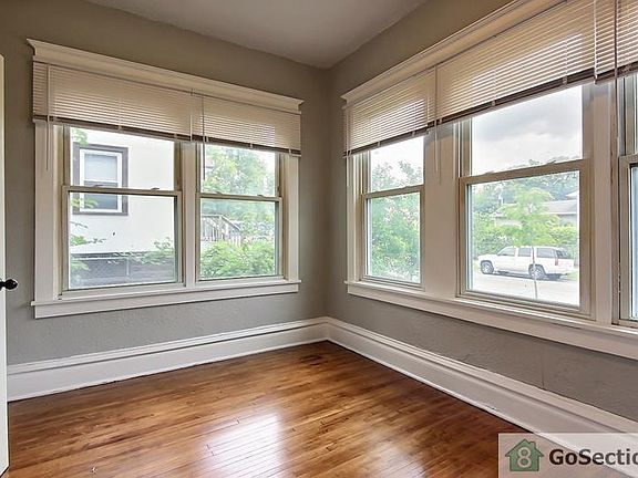 4th image of 801 Logan Ave N #1